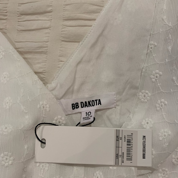 White mini dress - Picture 3 of 3